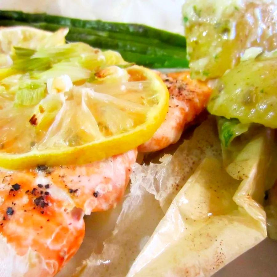 Carly’s Salmon En Papillote: A Delicious Parchment-Wrapped Dish