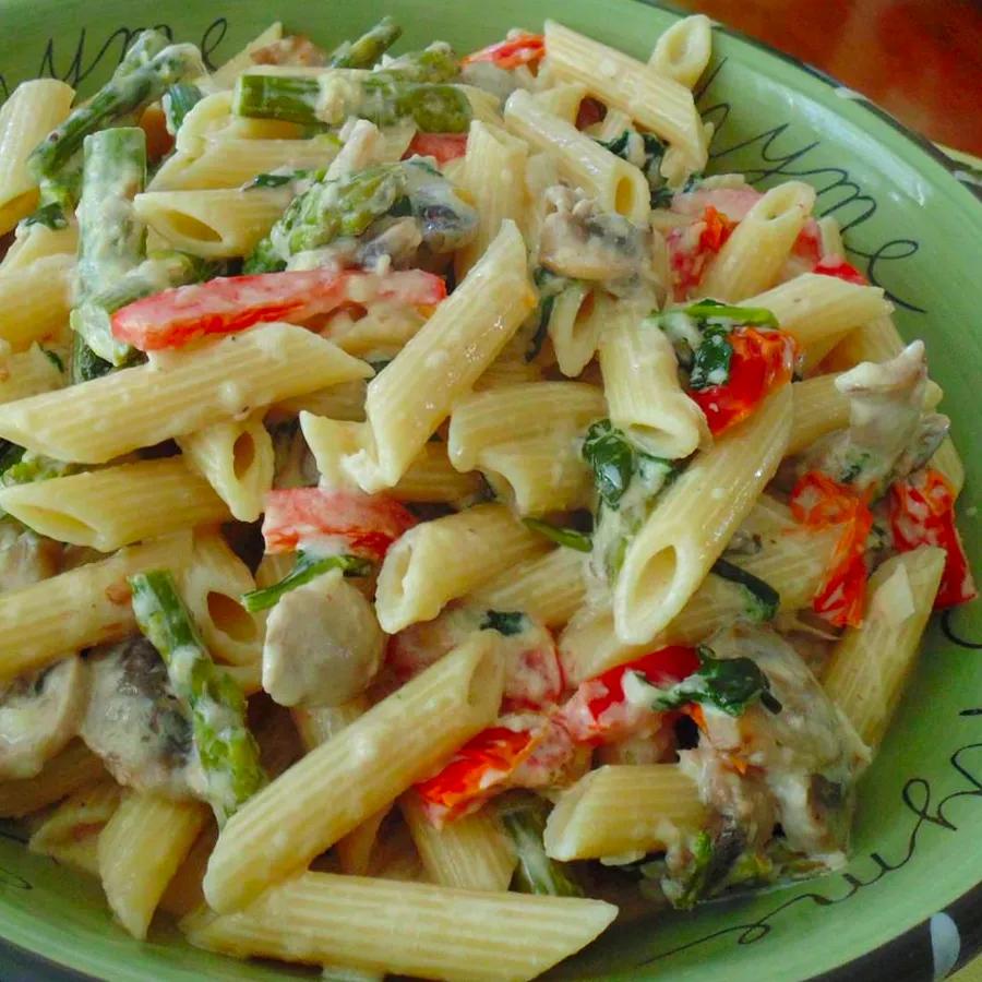 Creamy Penne Pasta Primavera Dish