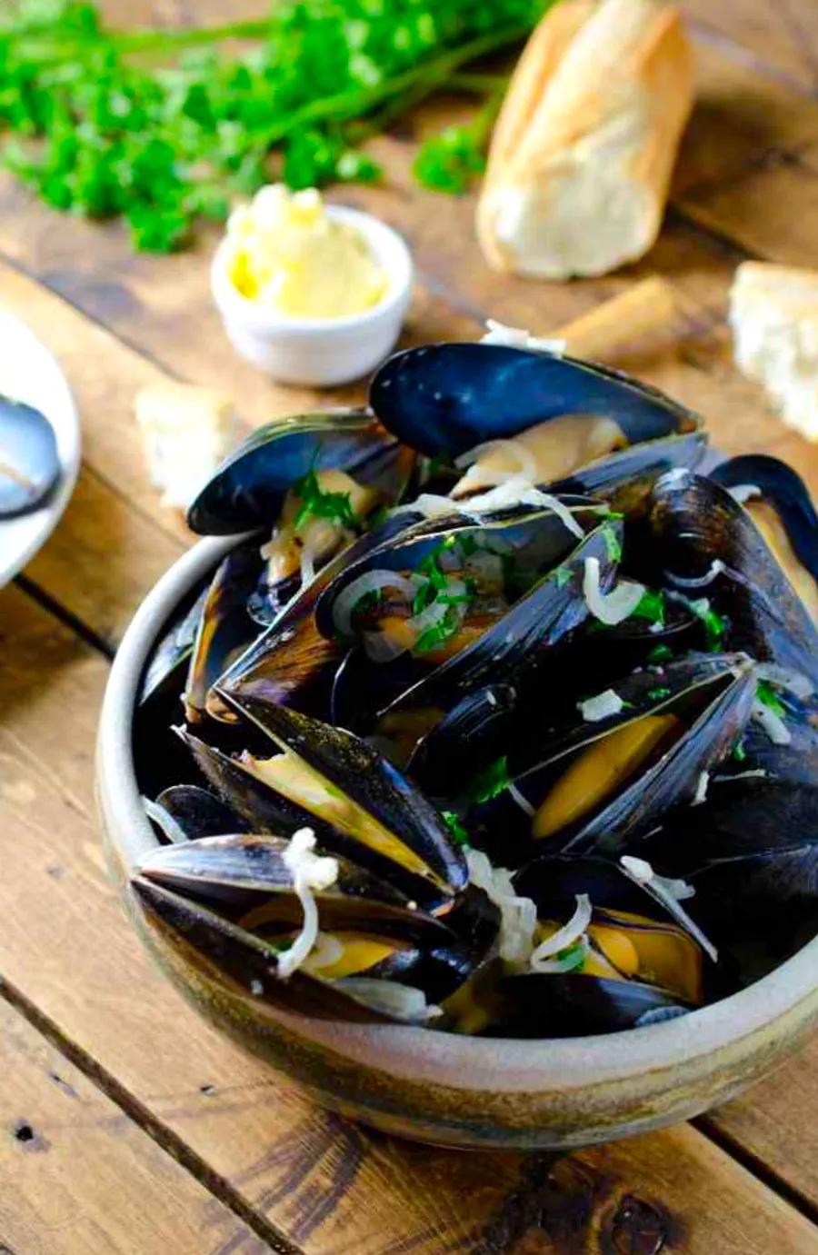 A Guide to Cooking Mussels