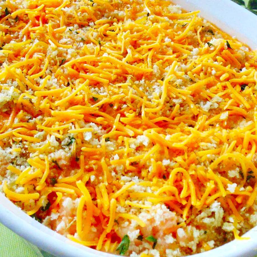 Buffalo Chicken Mac and Cheese Casserole