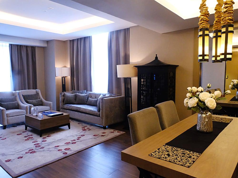 Cover Image for ASTON Priority Simatupang Hotel & Conference Center