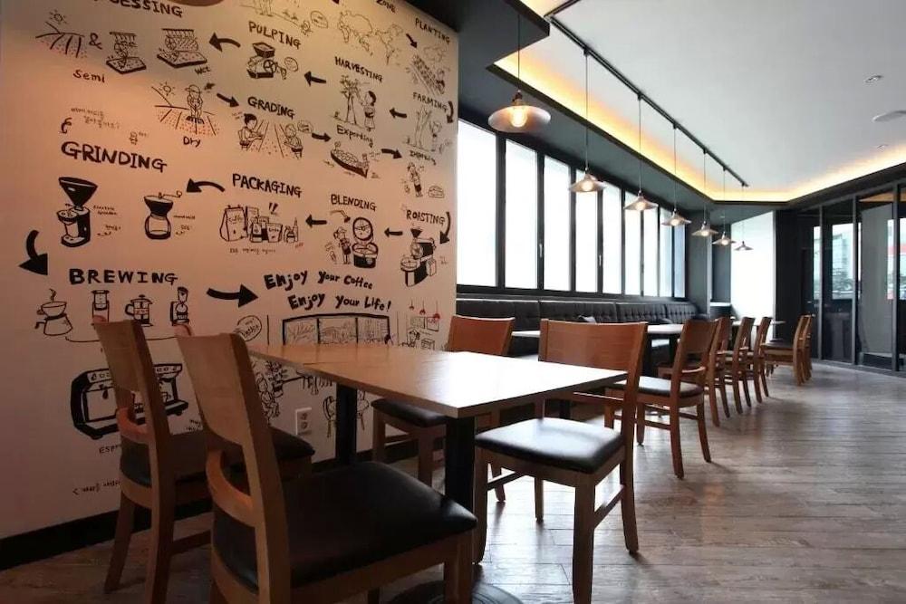 Cover Image for Centralperson Pyeongtaek Hotel