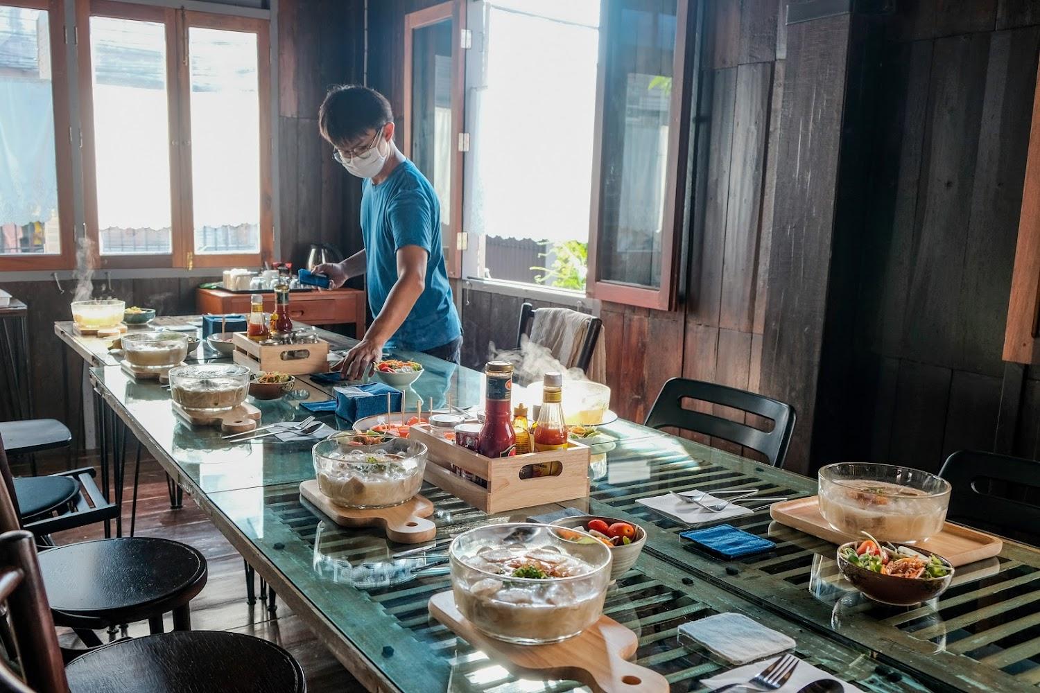 Cover Image for บ้านเสงี่ยม-มณี Baan Sa ngiam-Manee