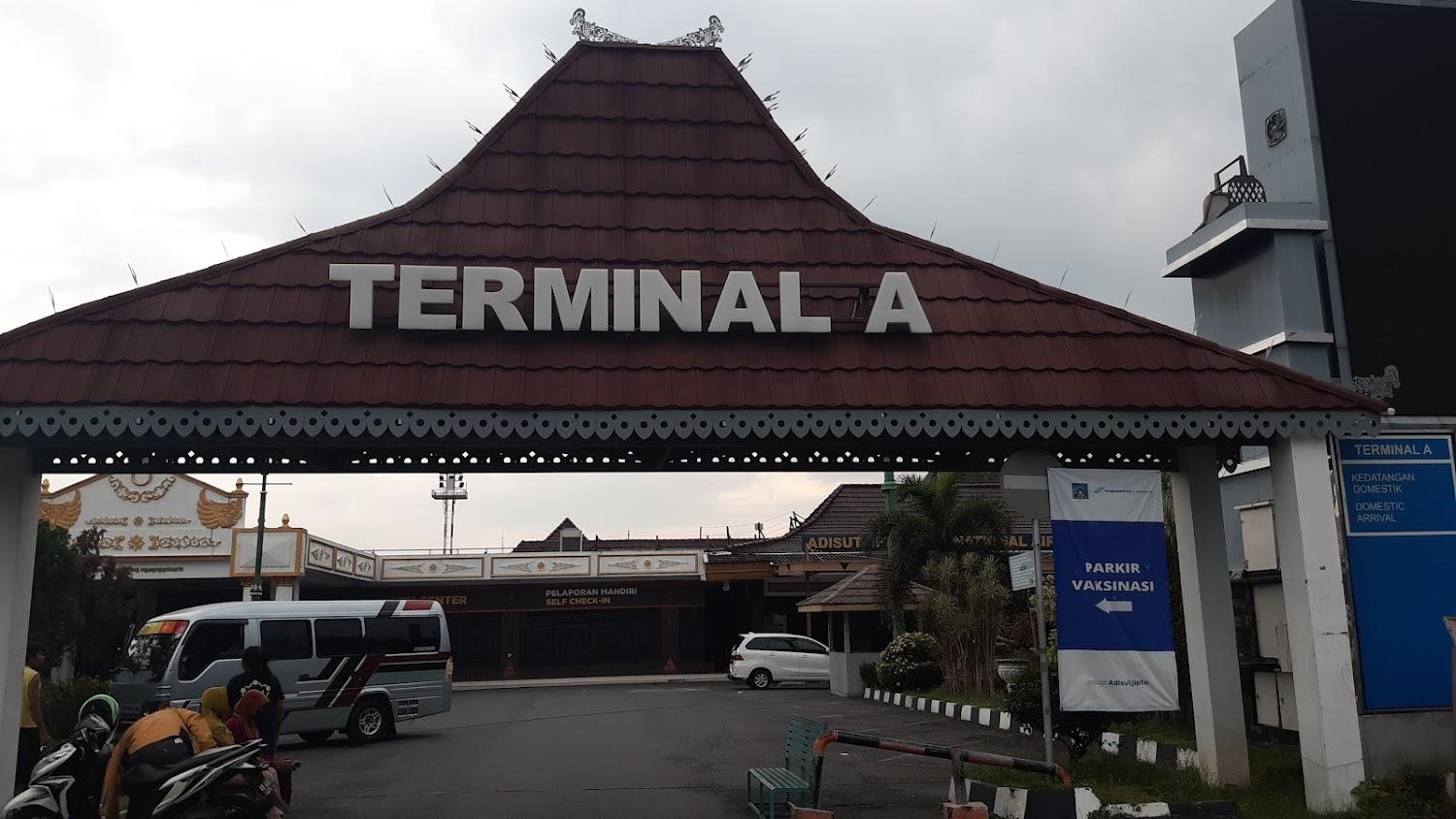 Cover Image for RedDoorz near Terminal A Adisucipto Airport