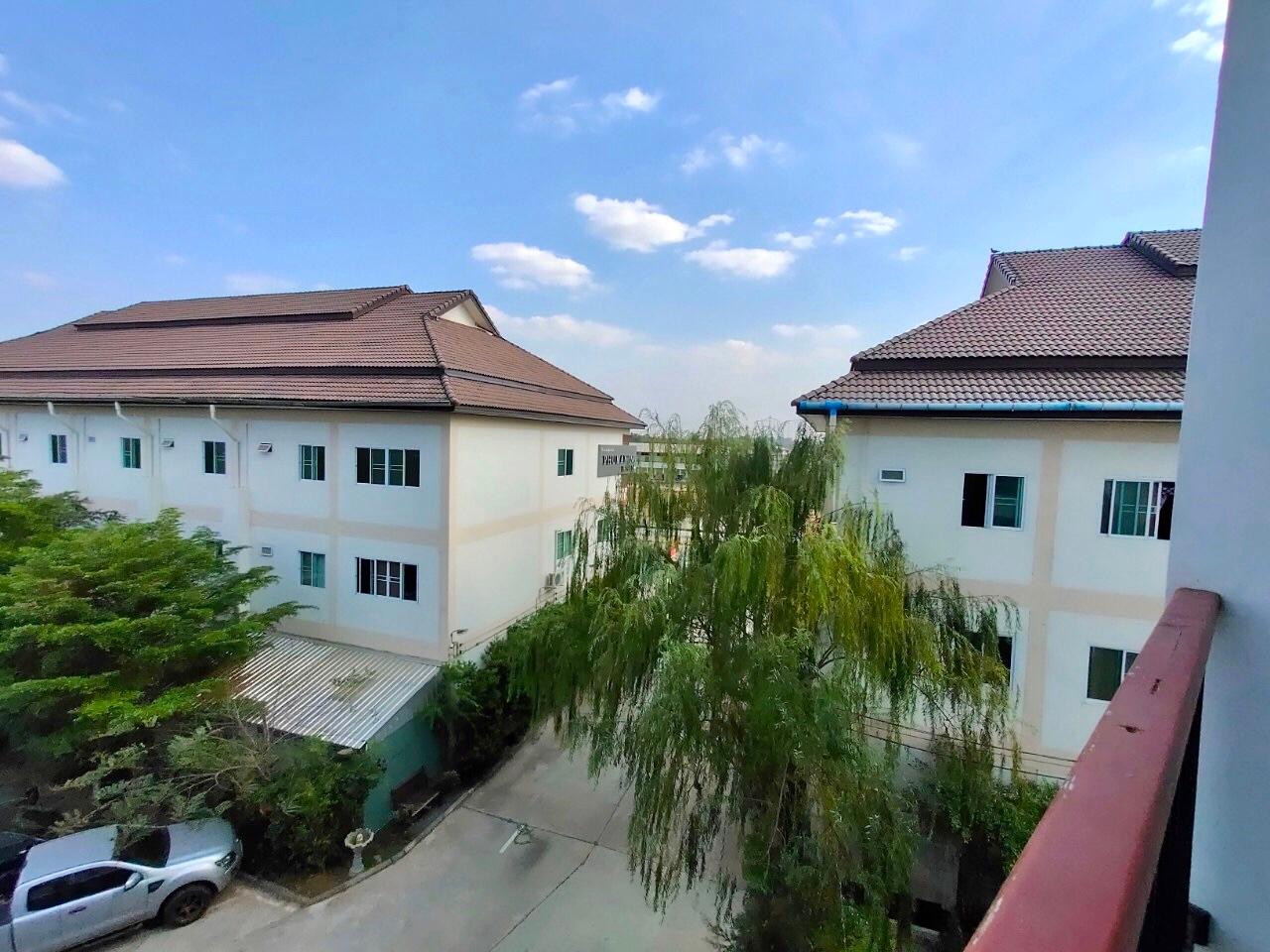 Cover Image for Phukaning Hotel