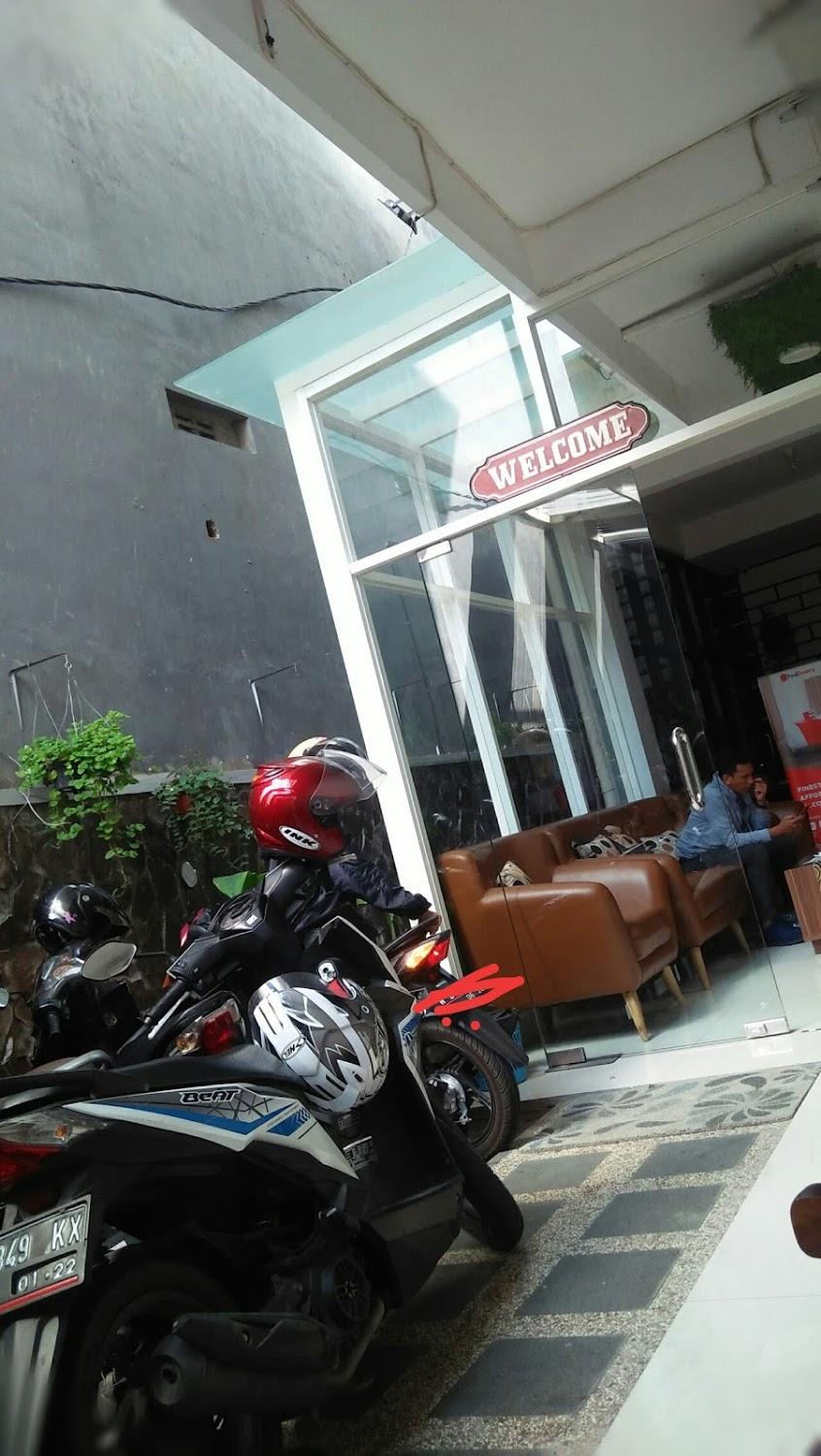 Cover Image for RedDoorz Plus near Malang Town Square