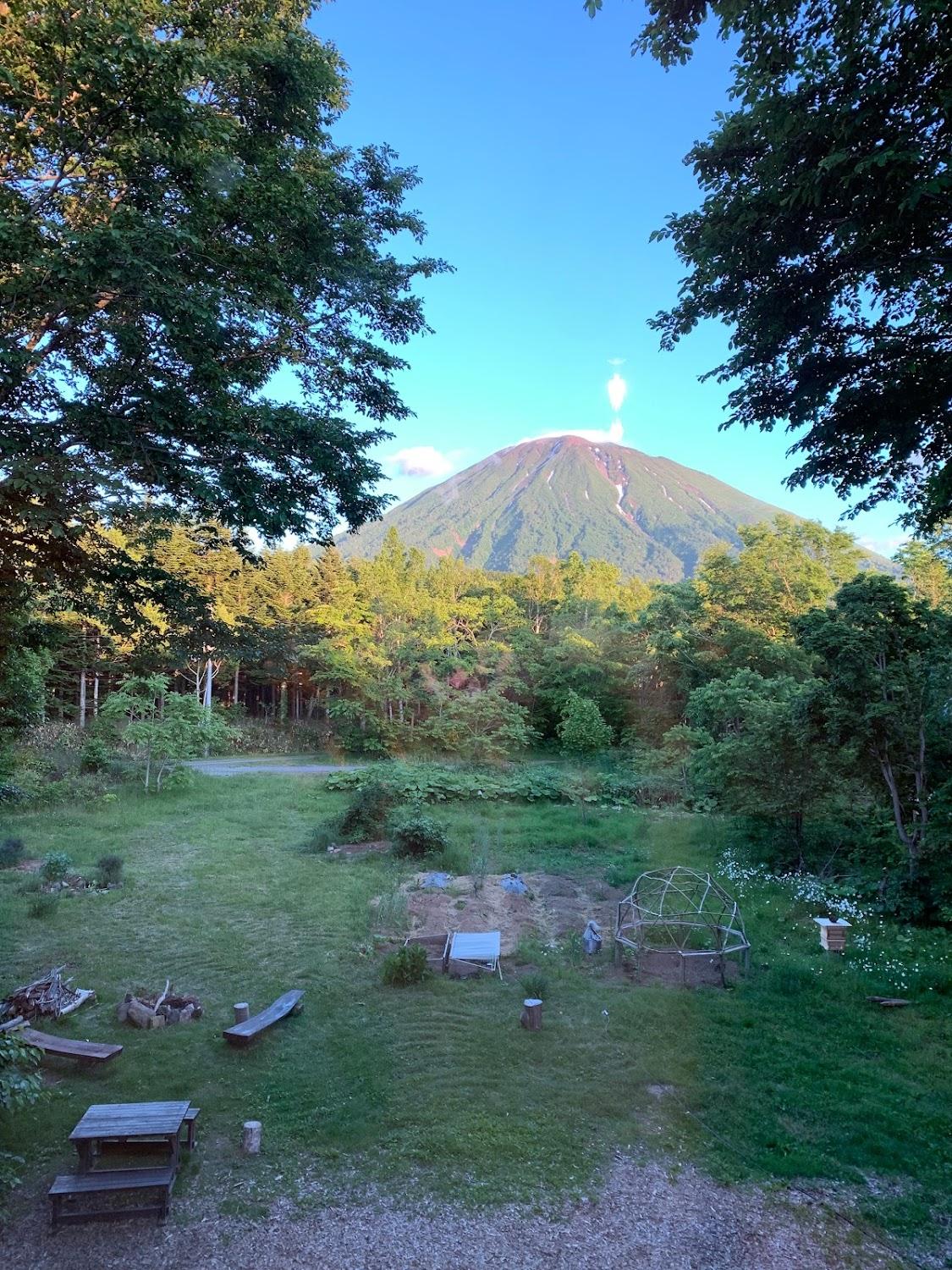 Cover Image for off-grid guest house GURUGULU