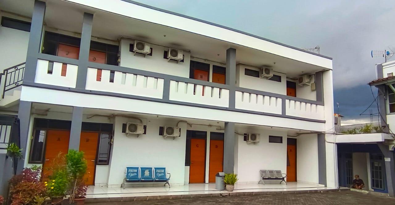 Cover Image for OYO 2418 Sutanto Guest House