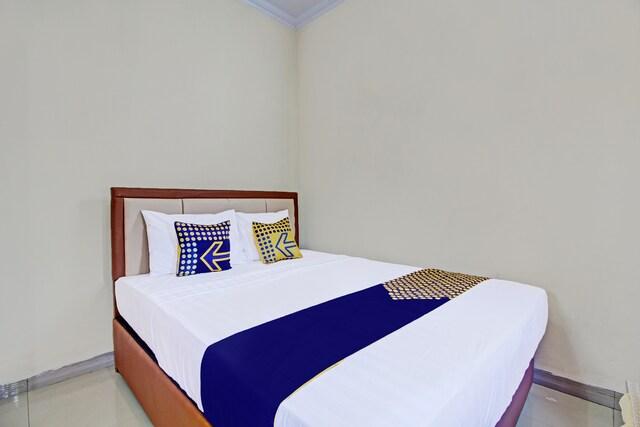 Cover Image for SPOT ON 92044 El Shaddai Guest House