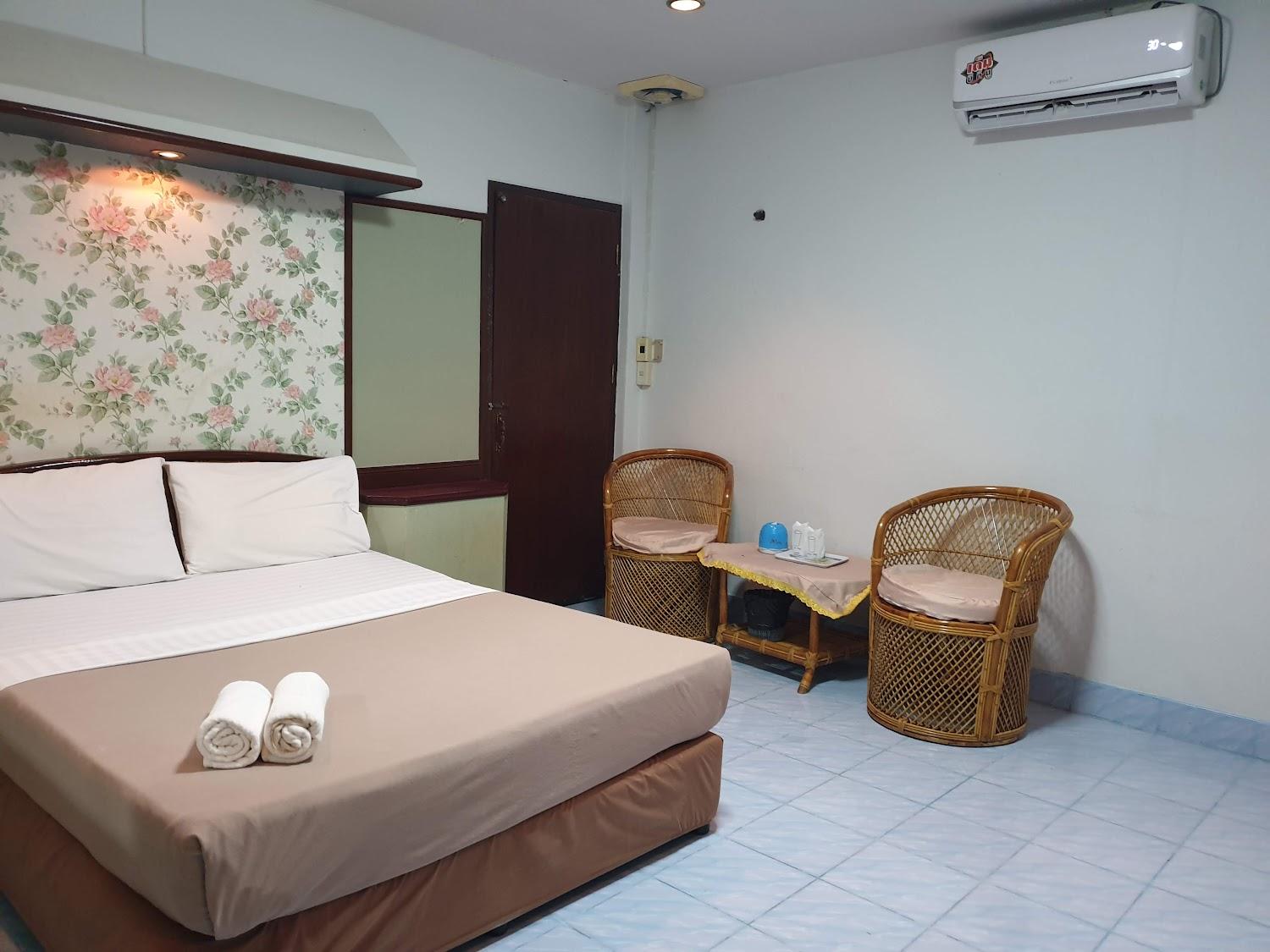 Cover Image for Rim Nam River House Resort Hotel