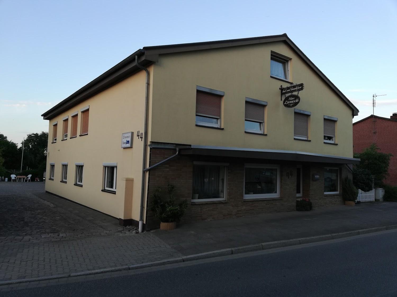 Cover Image for Haus Lumaschi