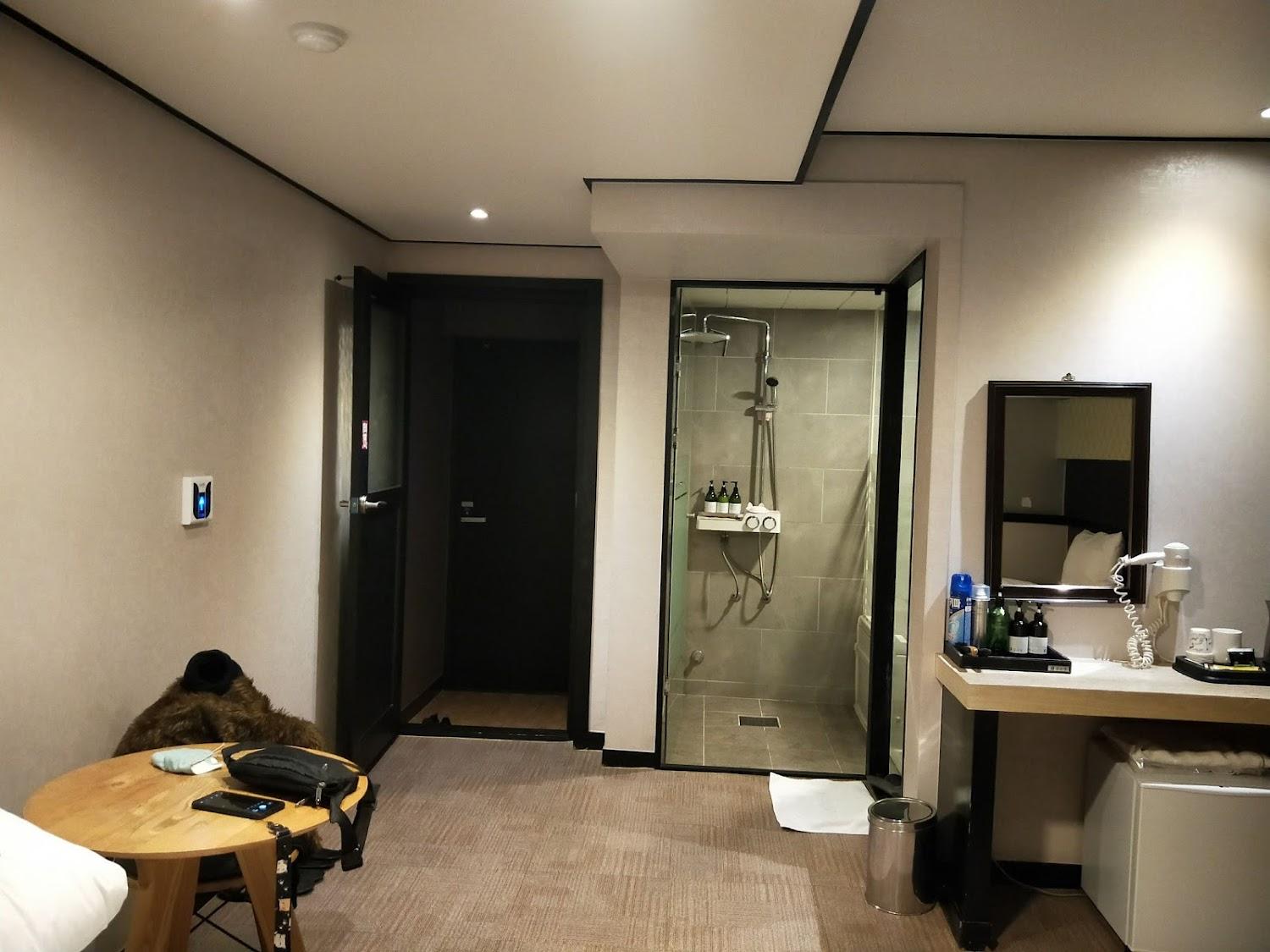Cover Image for Elysee Hotel