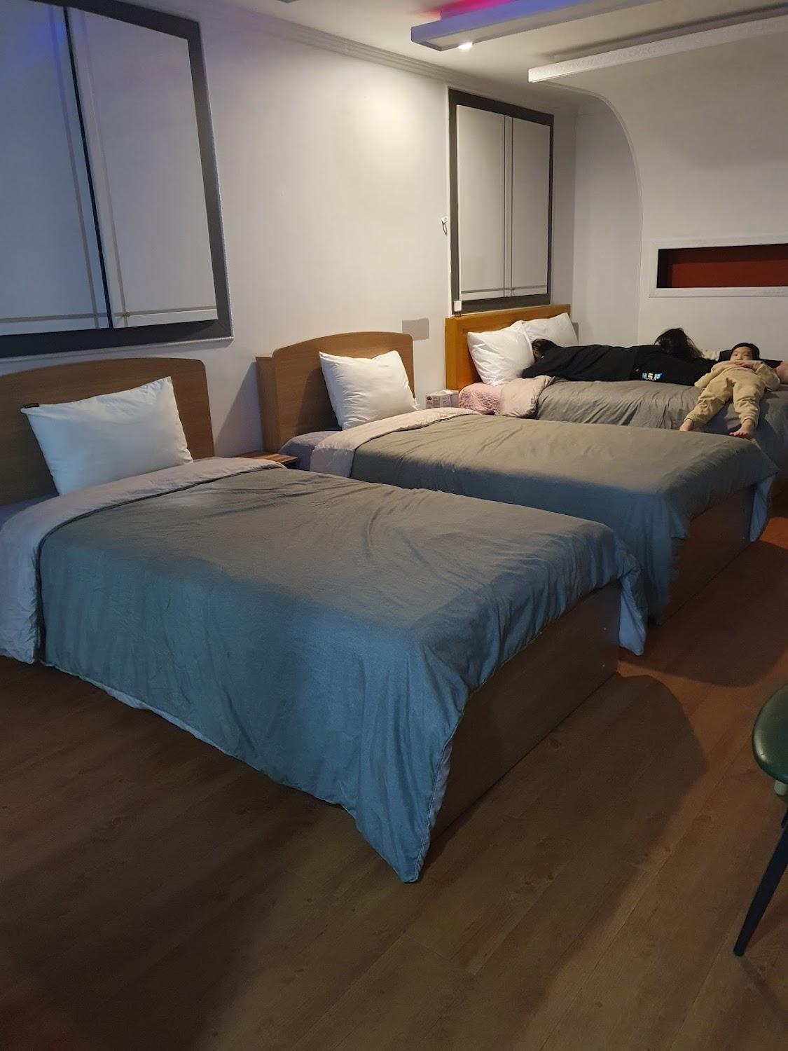 Cover Image for 피크닉모텔 별관