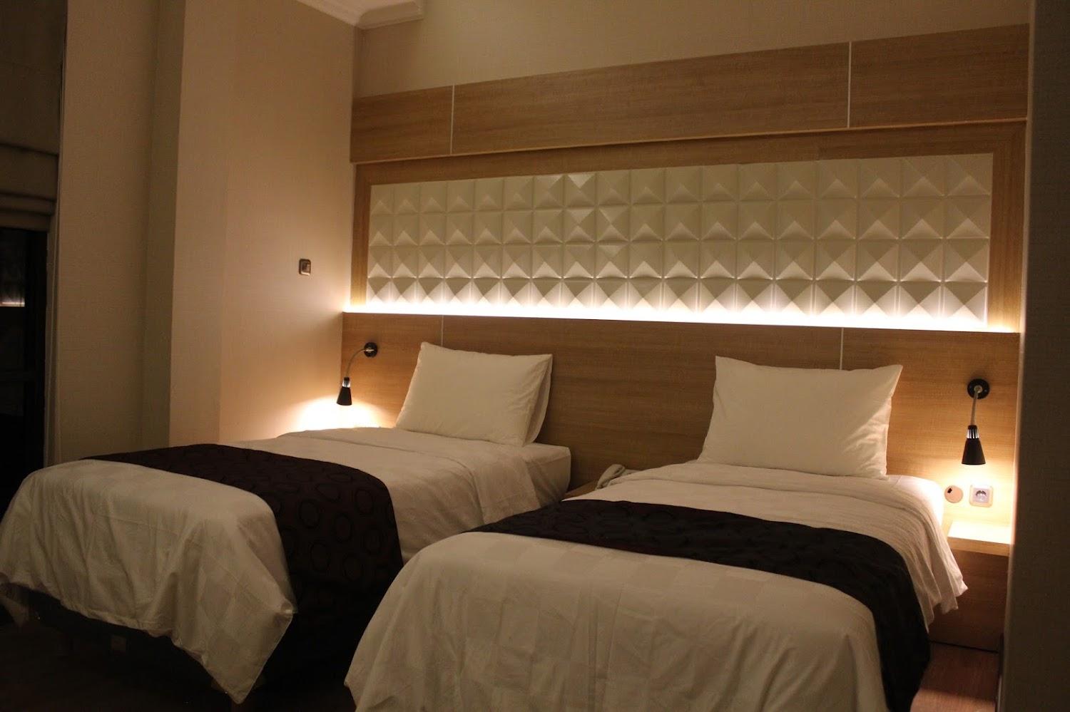 Cover Image for Fontana Hotel