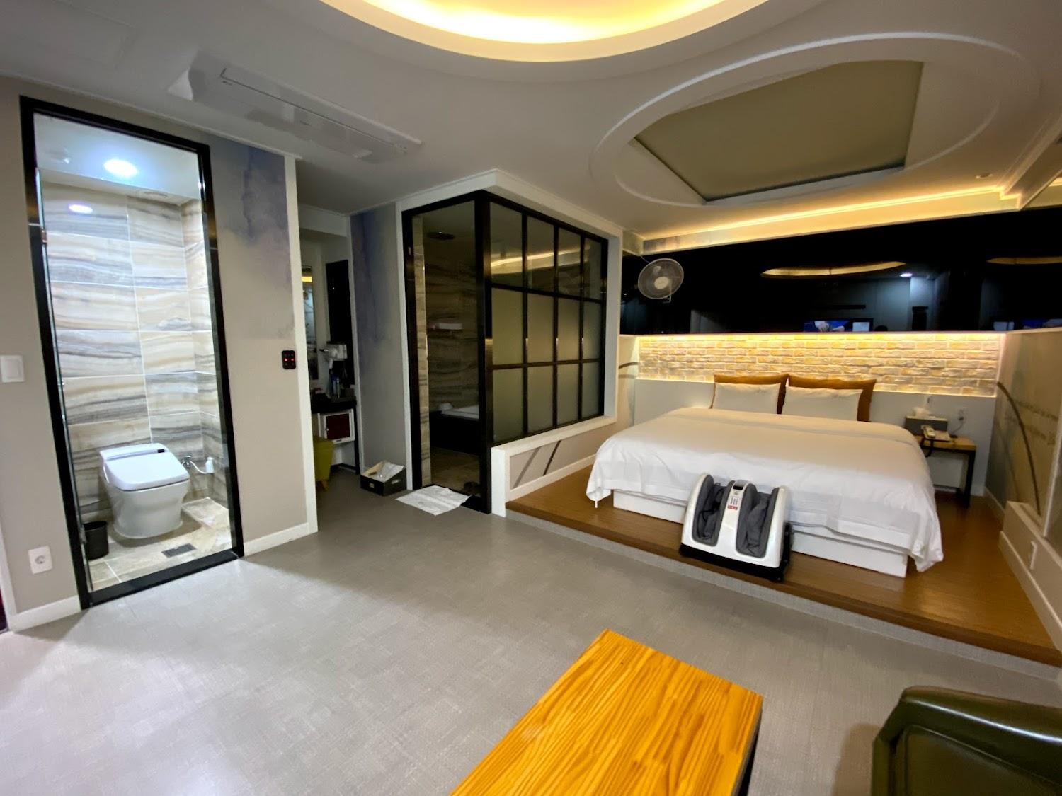 Cover Image for G&G HOTEL
