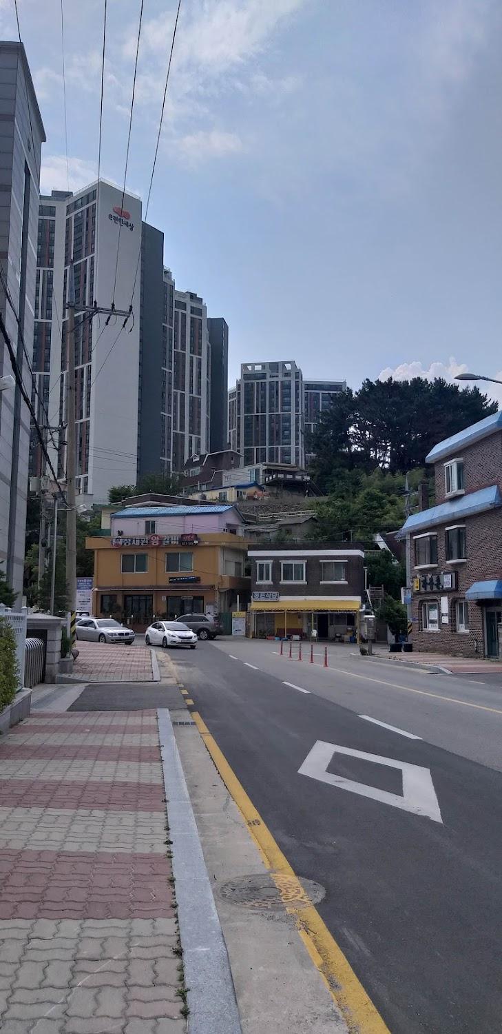 Cover Image for Mr.Egg Sokcho Guesthouse