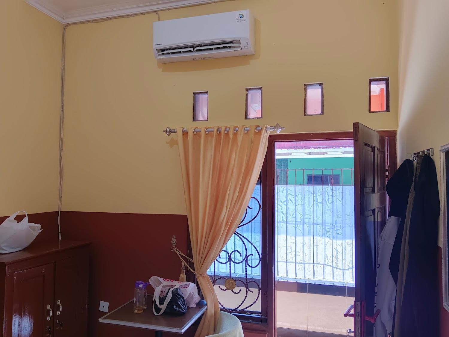 Cover Image for RedDoorz Syariah @ Endrayanti Inn RSUD Yogyakarta