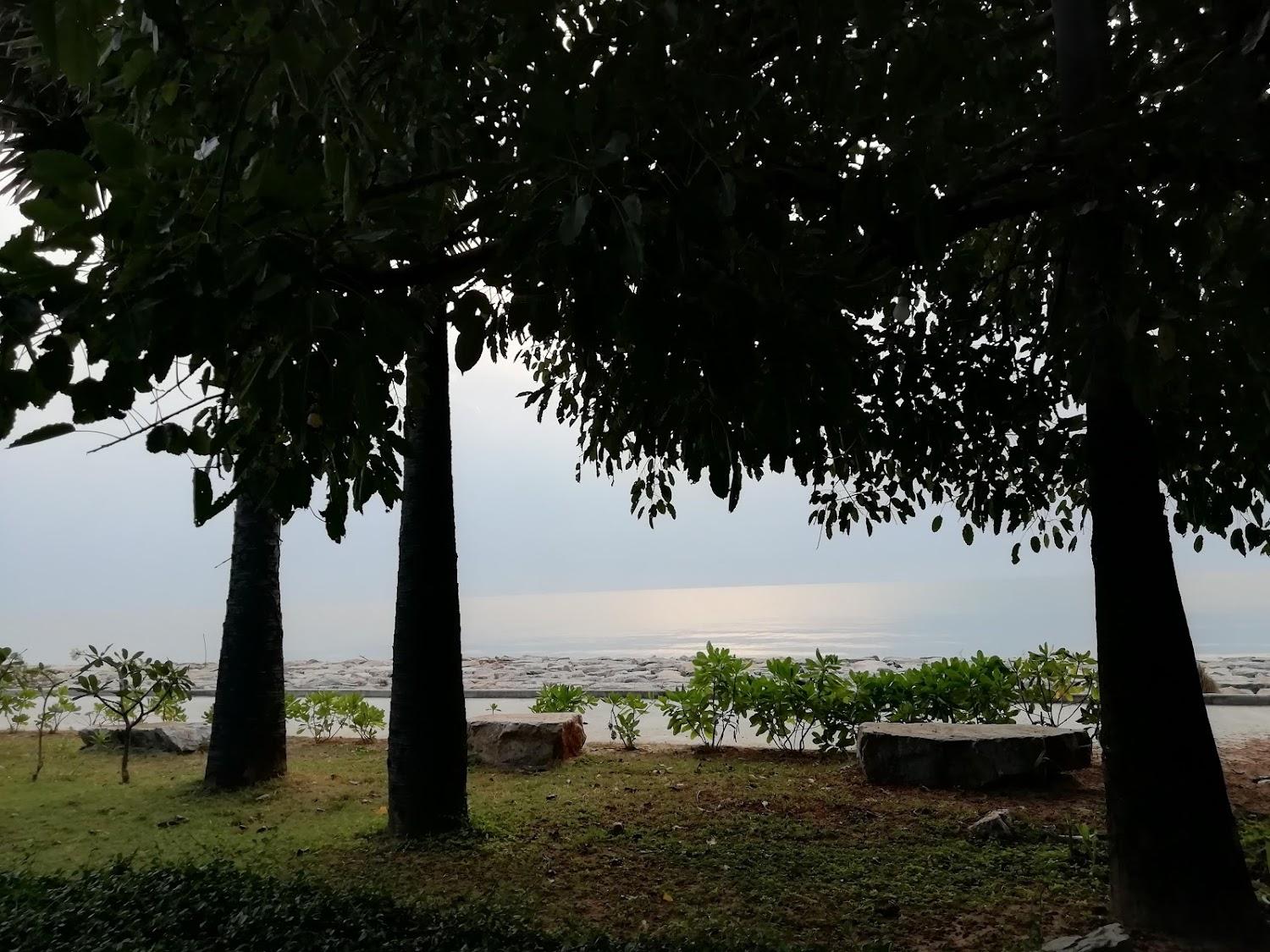 Cover Image for อเวย์ ปรานบุรี รีสอร์ท