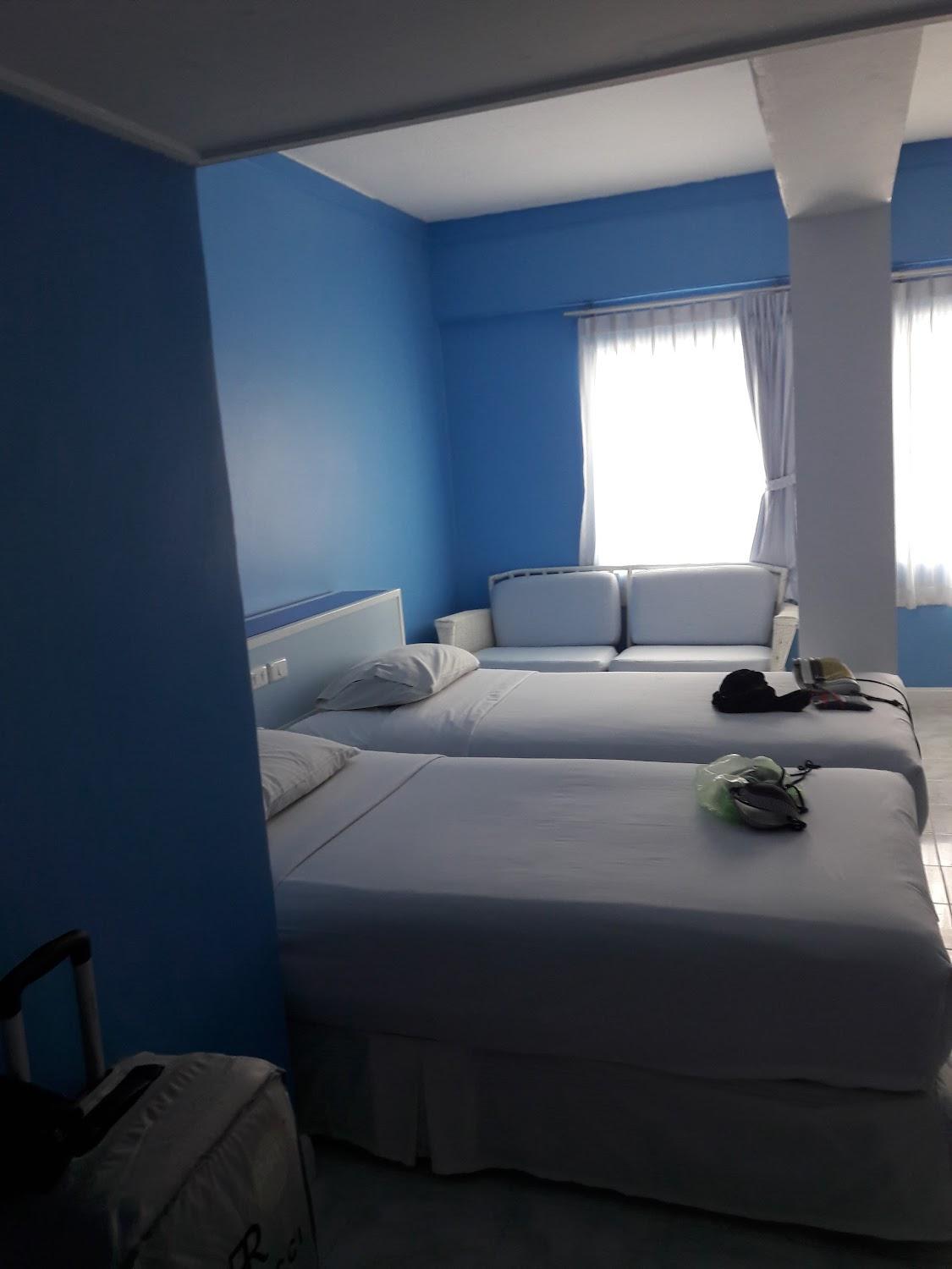 Cover Image for Inn Wing