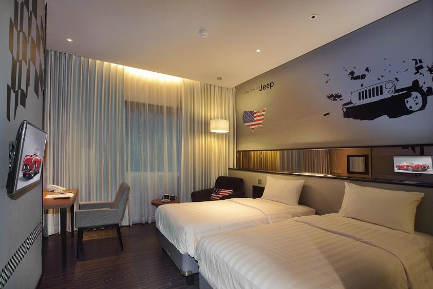 Cover Image for Cabin Hotel