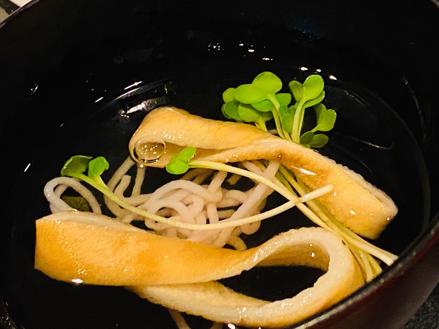 Cover Image for Yamanoue Hotel