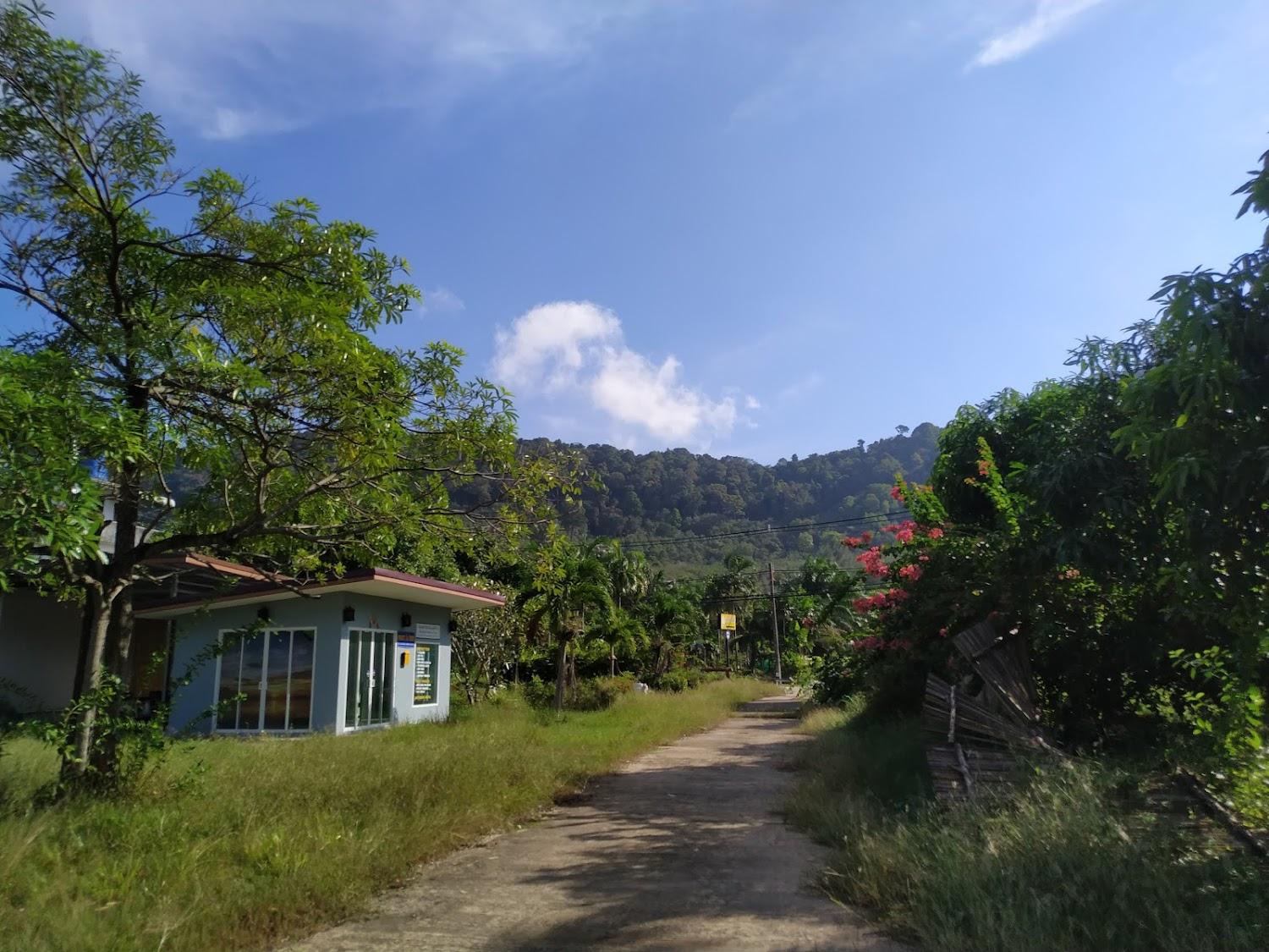 Cover Image for klong Dao Beach Resort