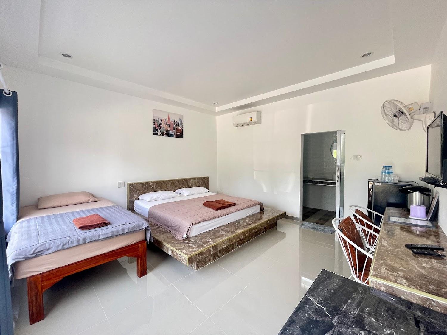 Cover Image for โรงแรมตองหนึ่ง รีสอร์ท เมืองพล