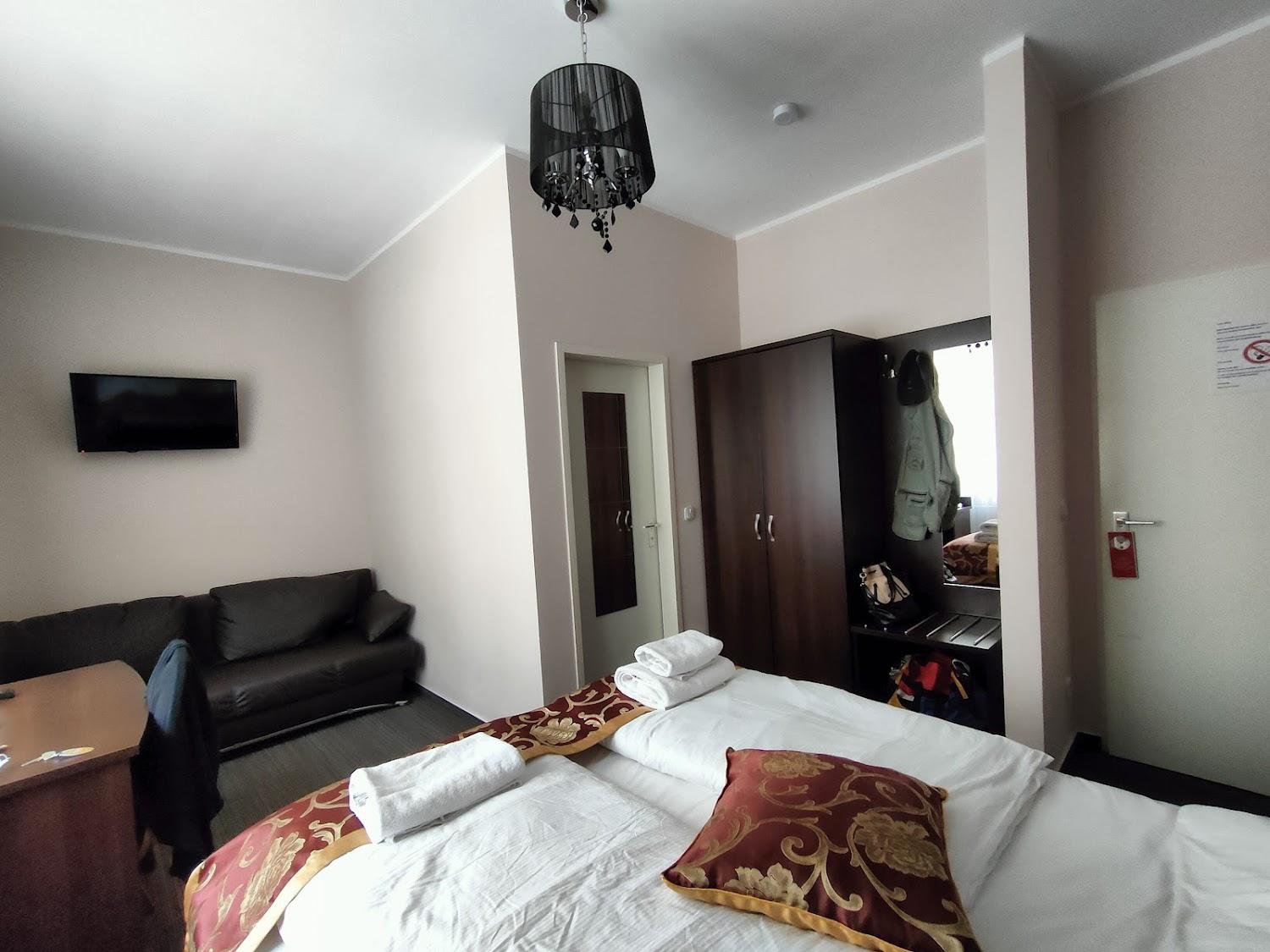Cover Image for Hotel Atlas