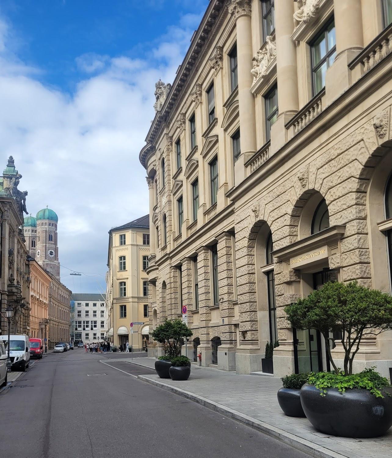 Cover Image for Rosewood Munich