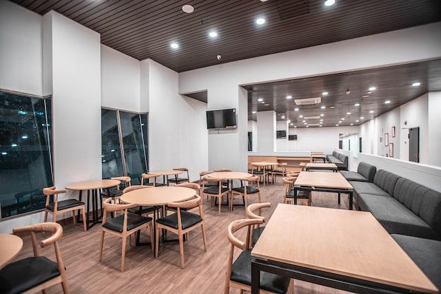 Cover Image for SUPER OYO Townhouse 1 Hotel Salemba