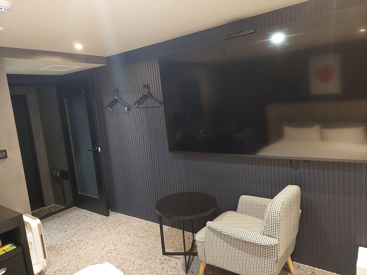 Cover Image for Gorilla Hotel the Wonju