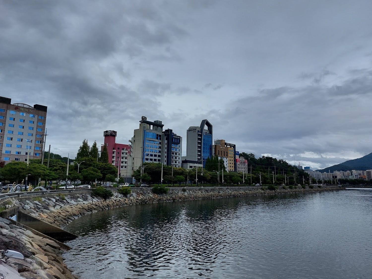 Cover Image for Narsha Tourist Hotel