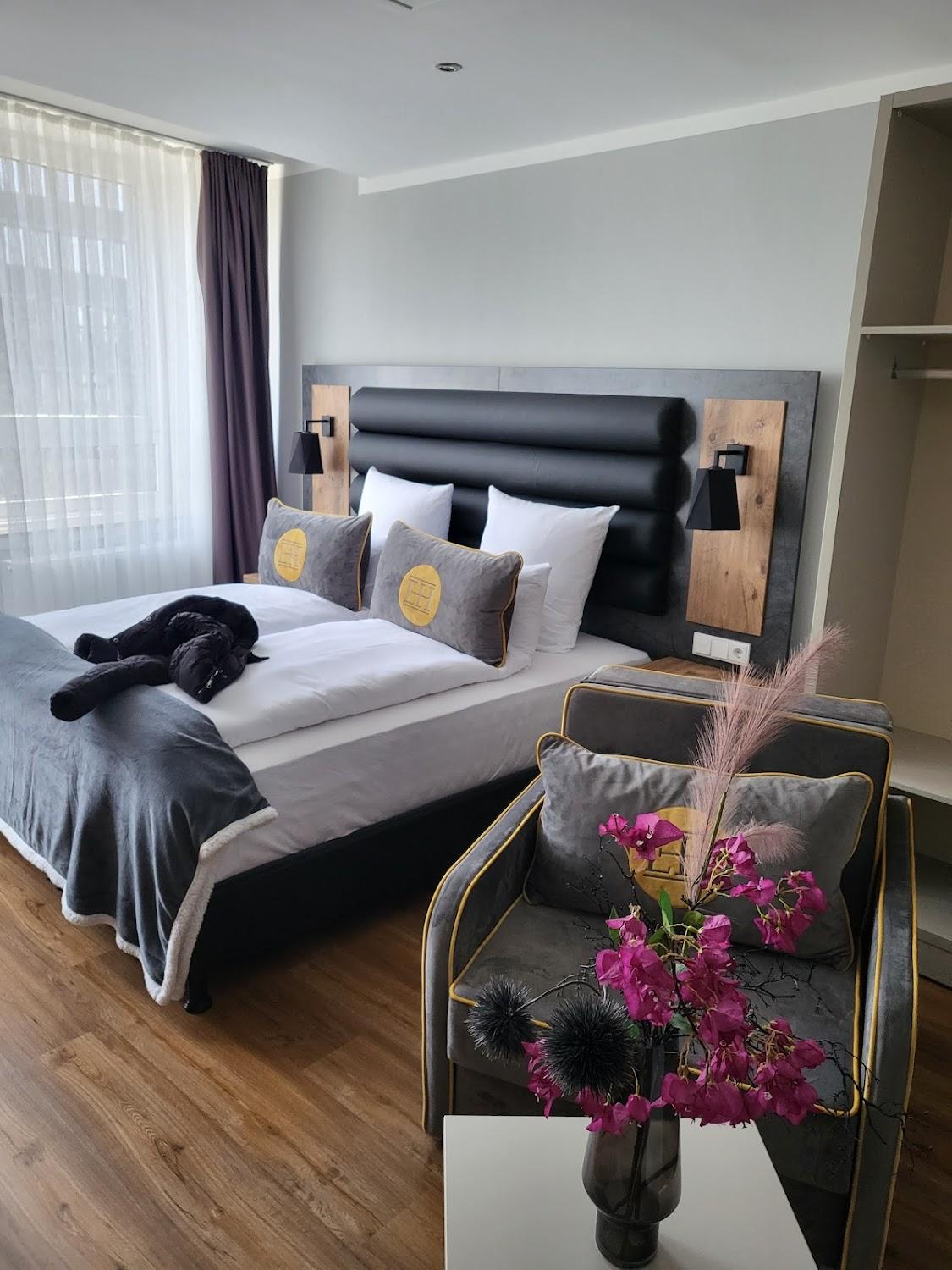 Cover Image for Elens Hotel