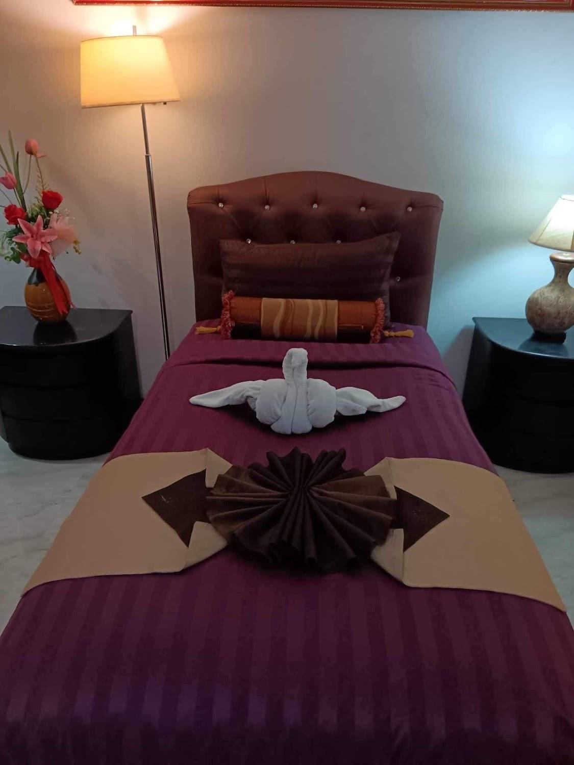 Cover Image for Chiangmai Lanna Hotel