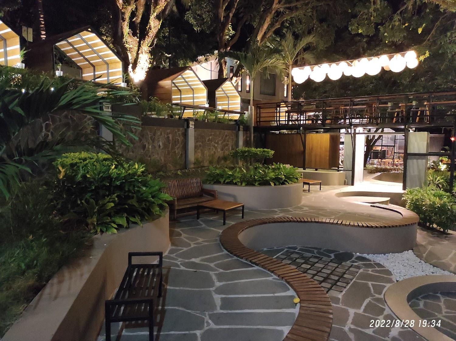 Cover Image for Karang Sari Hotel