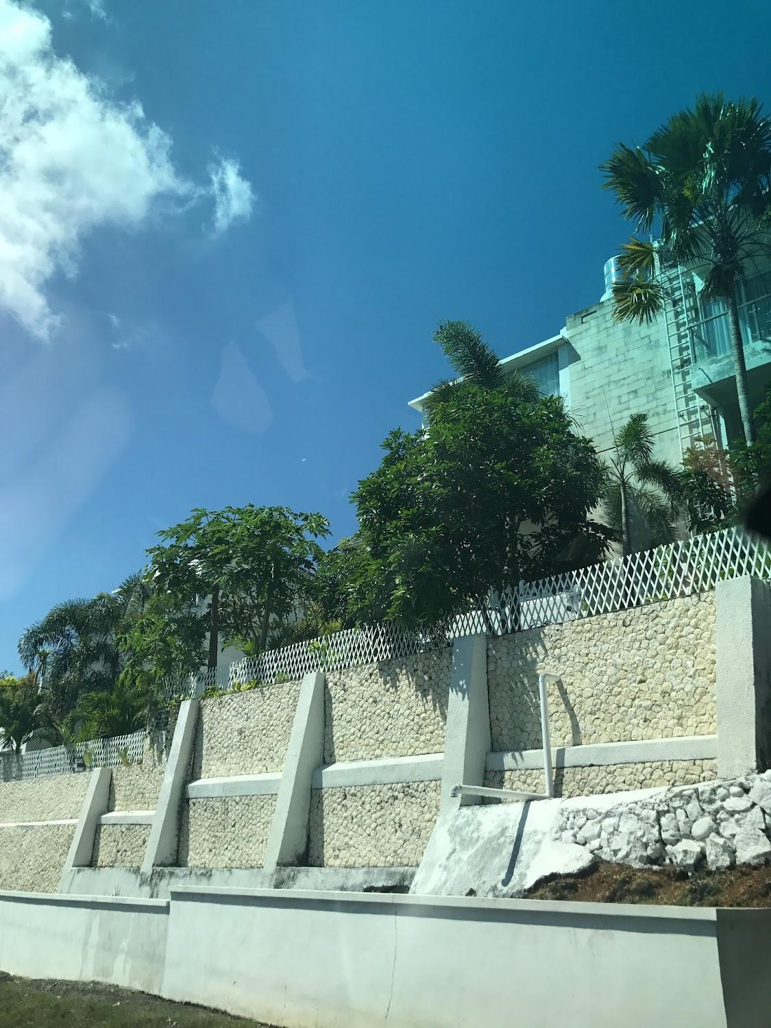 Cover Image for TJ White Villa