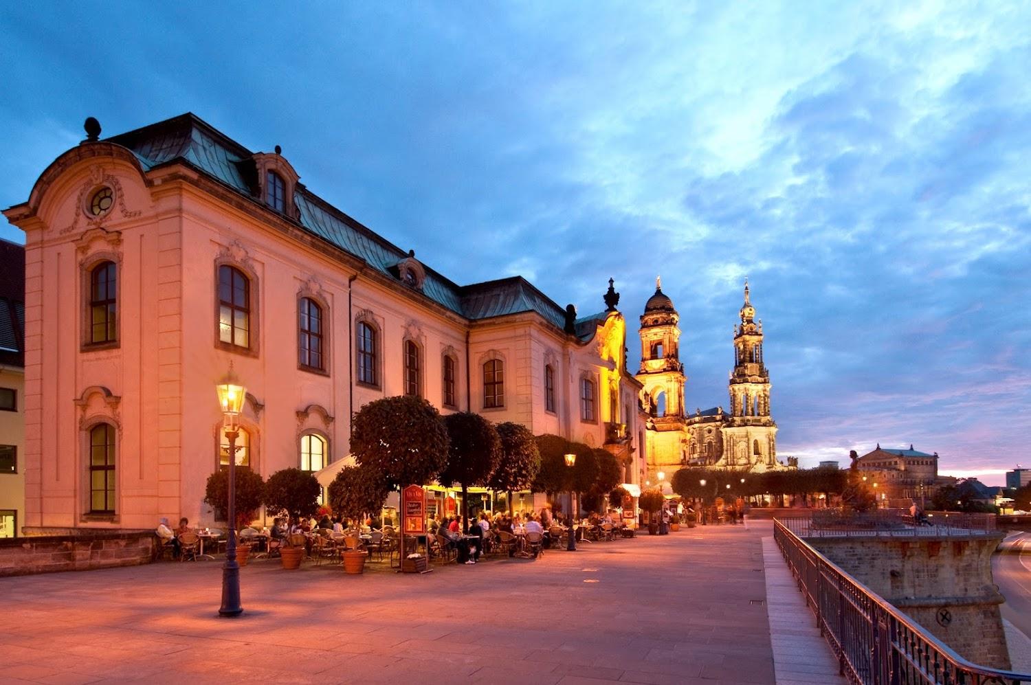 Cover Image for Hilton Dresden