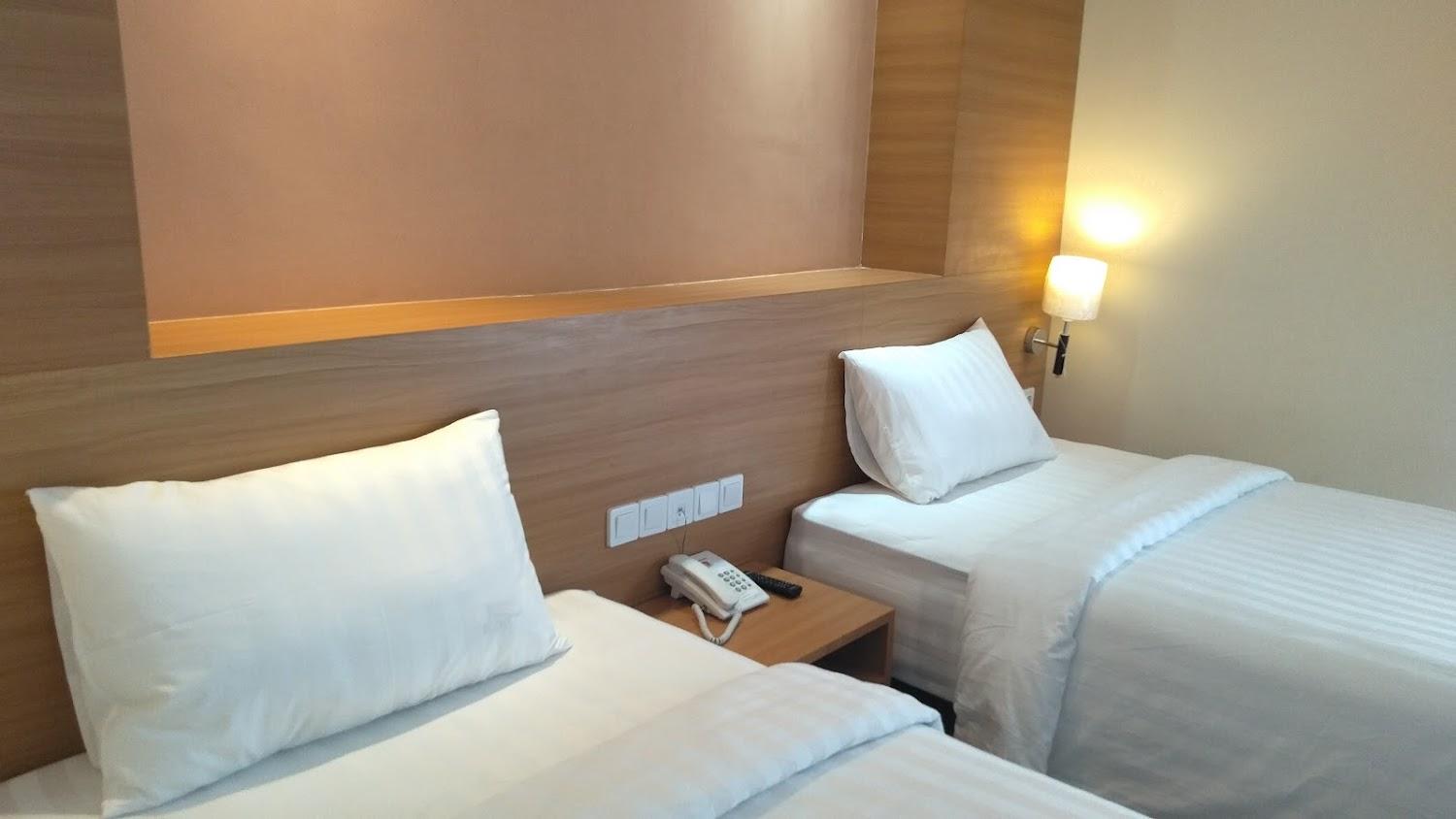 Cover Image for LCR HOTEL