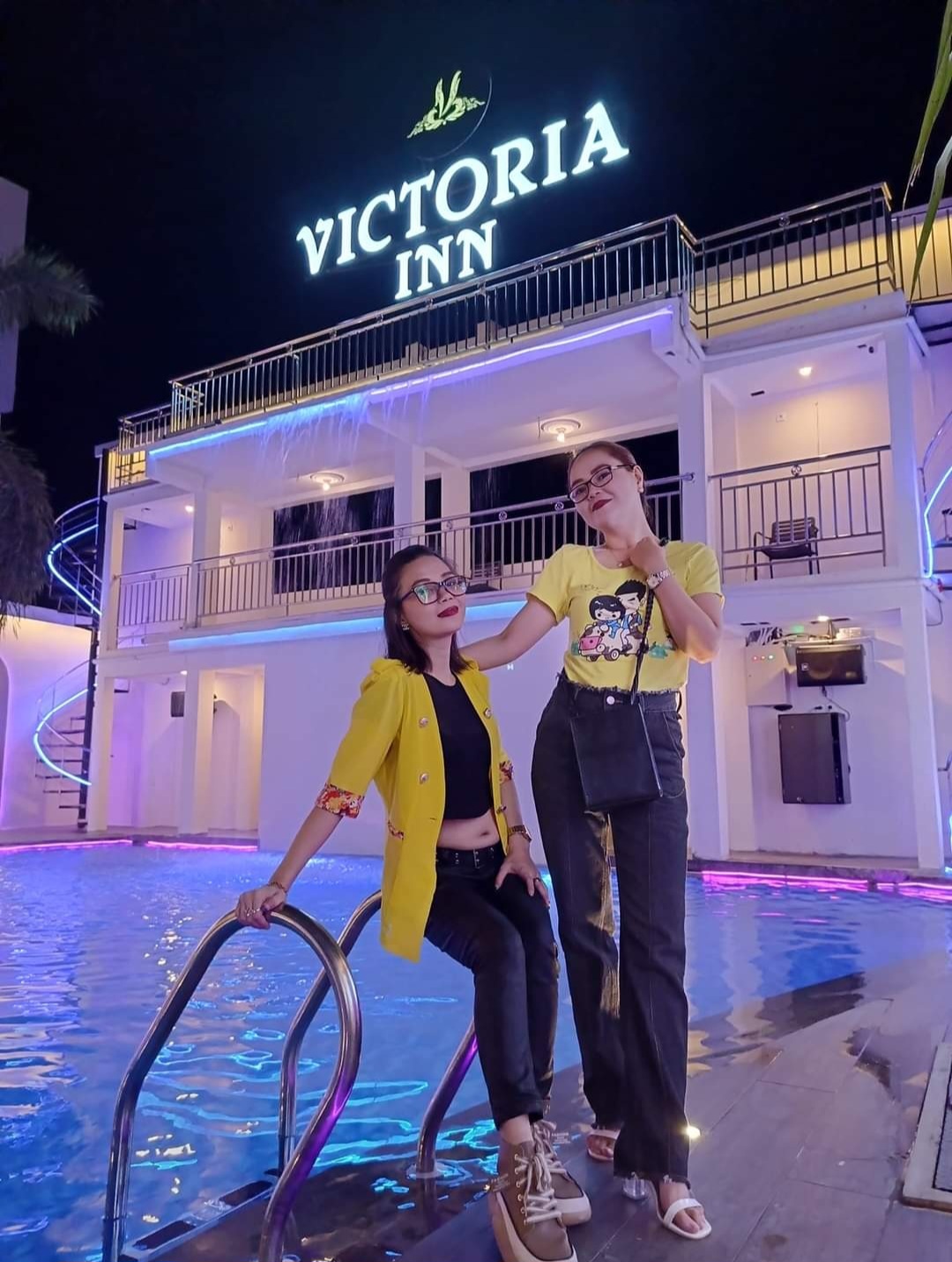 Cover Image for VICTORIA INN