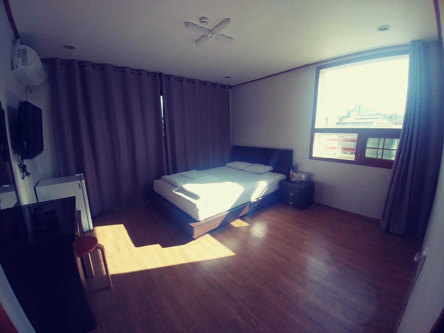 Cover Image for 쏠레민박