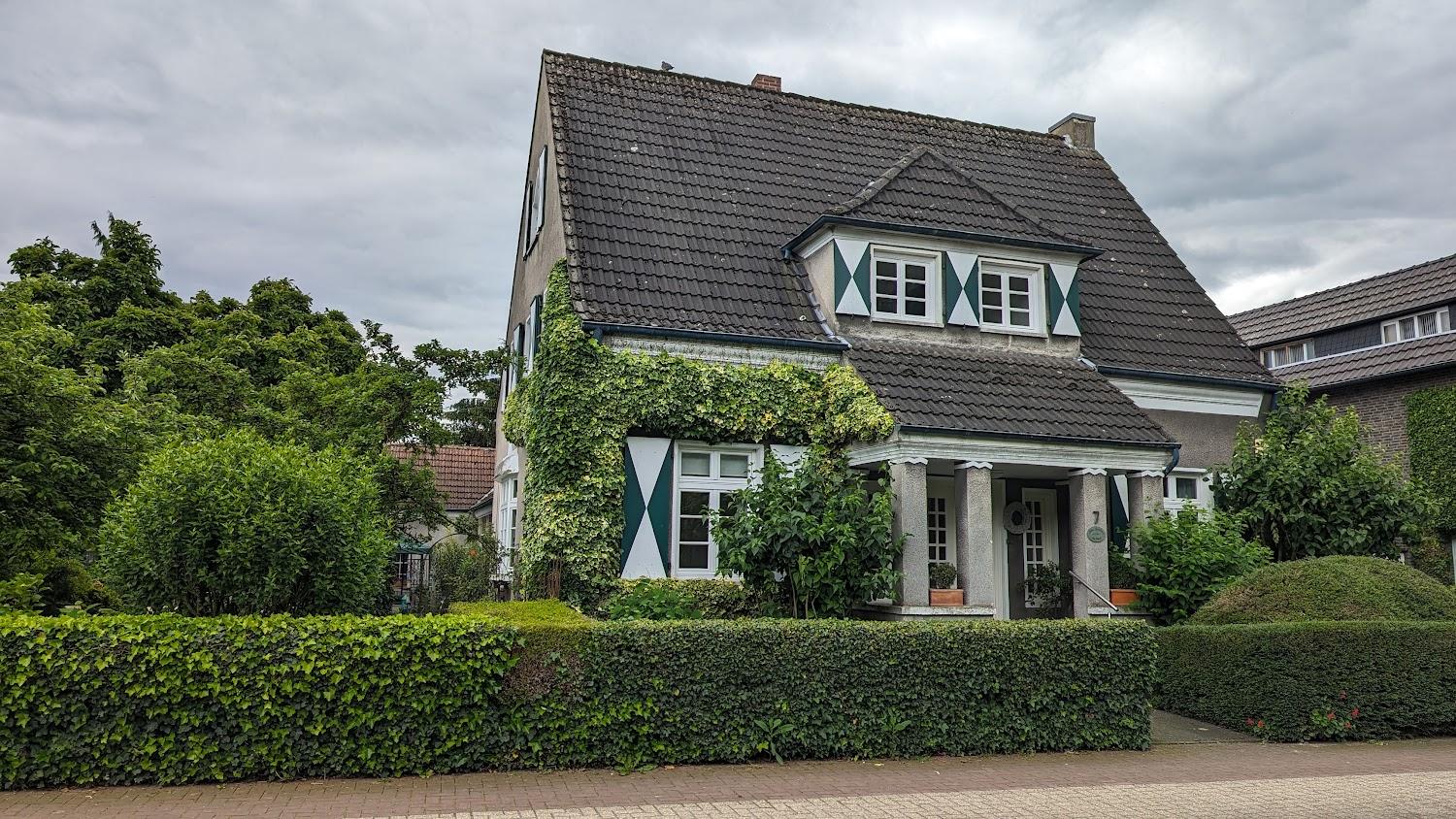 Cover Image for Altes Landhaus am Park (Bed & Breakfast)
