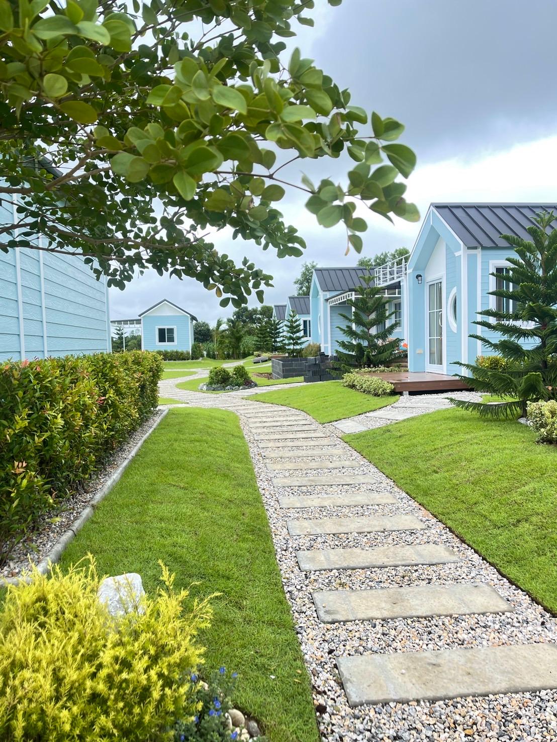 Cover Image for บลูเฮ้าส์ ริเวอร์ไซด์ Blue House Riverside Resort