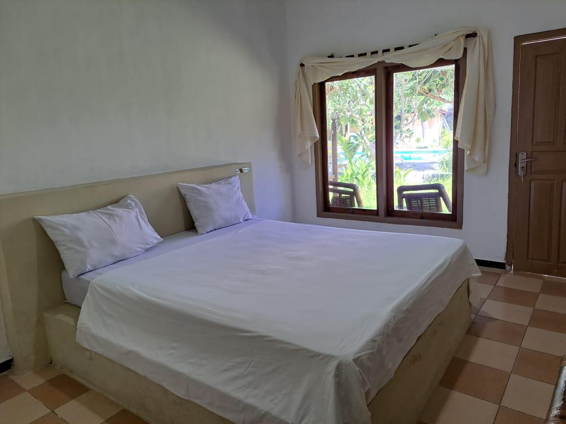 Cover Image for Surfers Beachfront Lombok