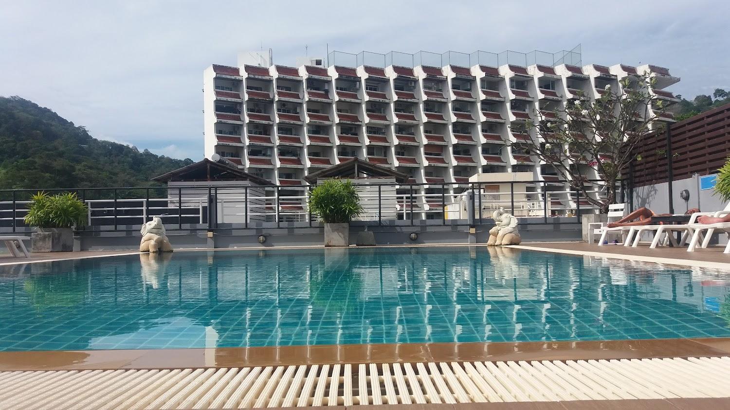 Cover Image for Platinum Hotel