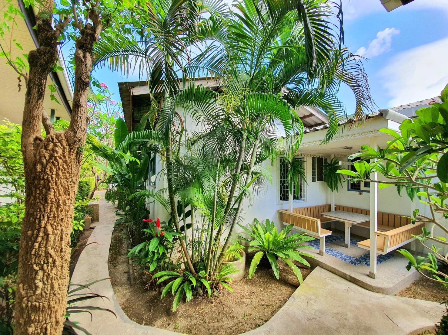 Cover Image for Muchshima House