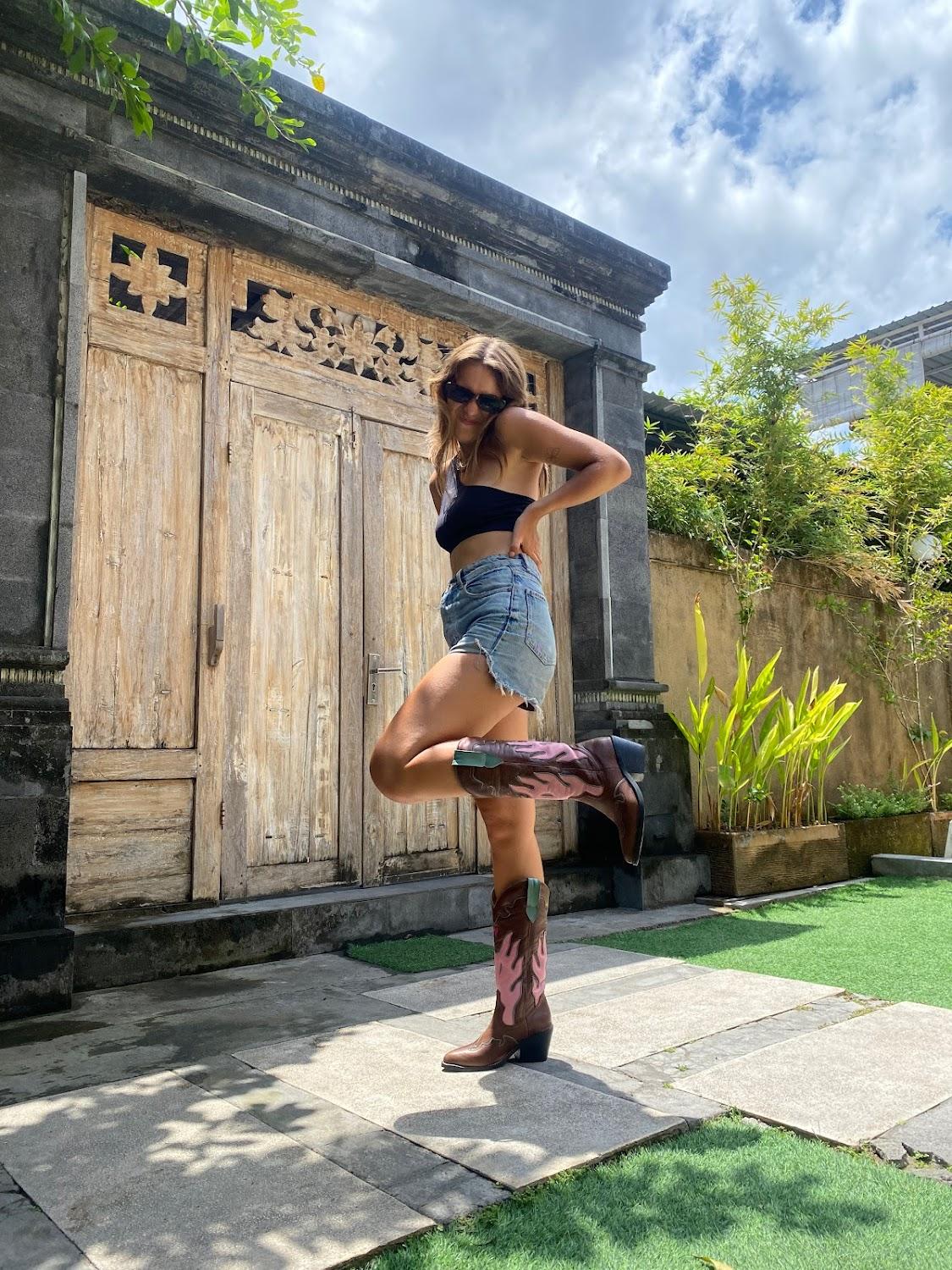 Cover Image for Urban Jungle House