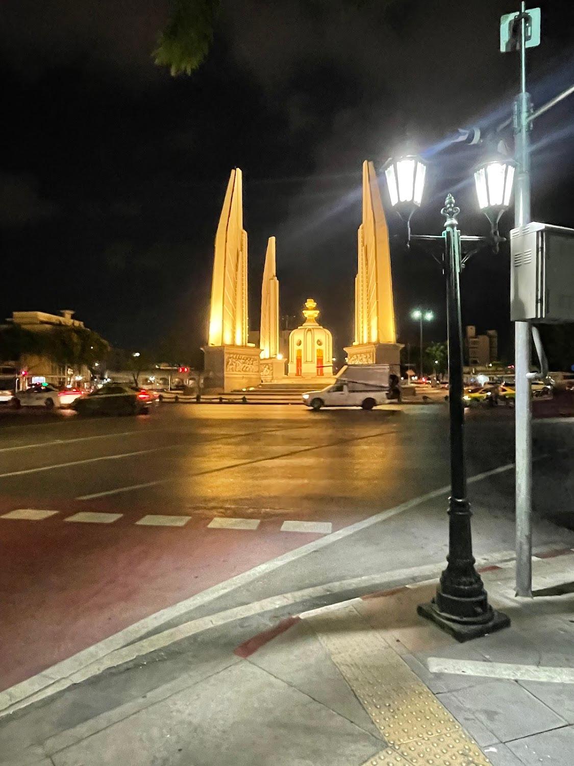 Cover Image for Super OYO 483 Pannee Hotel Khaosan