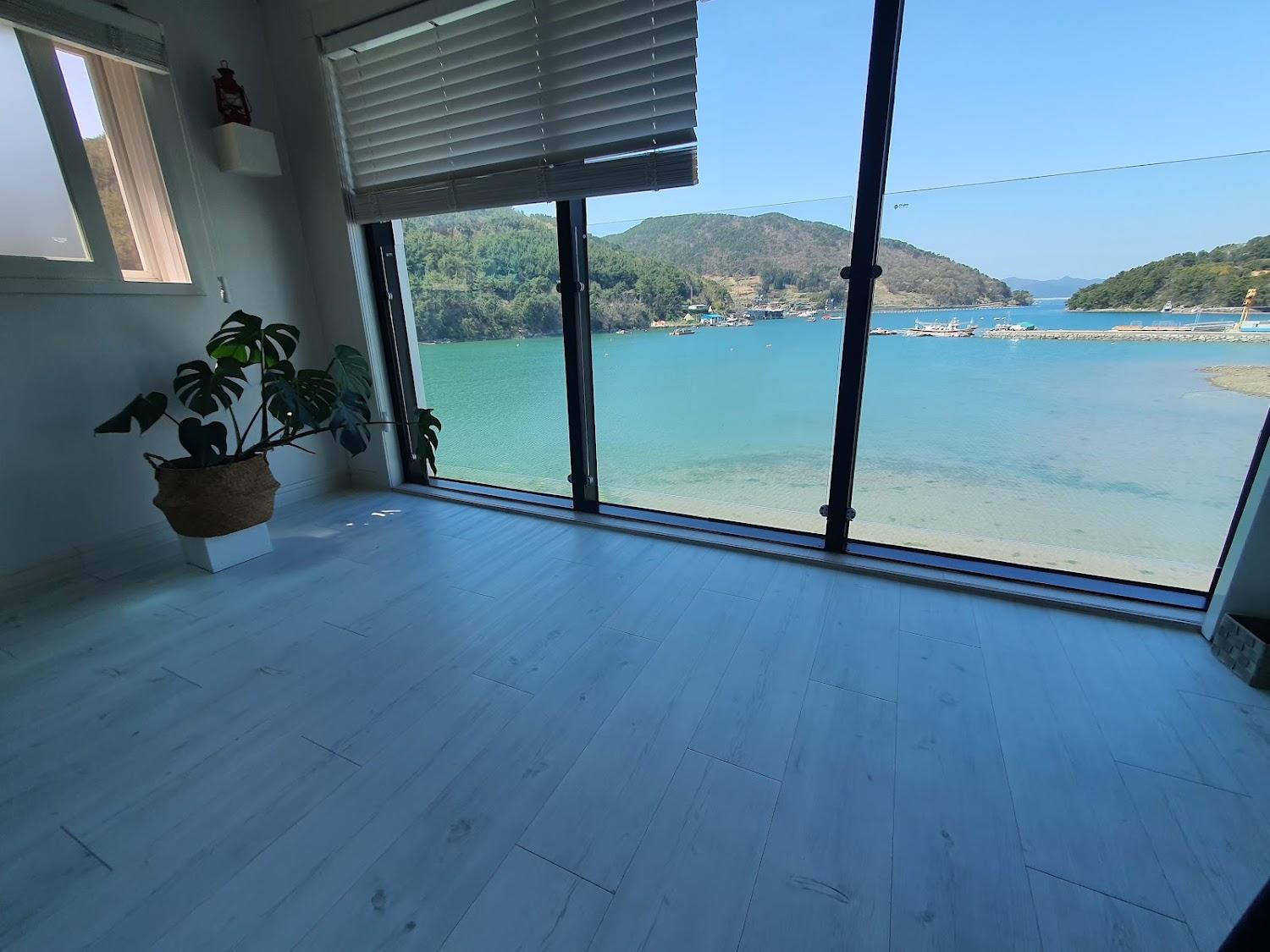 Cover Image for 메이블루펜션
