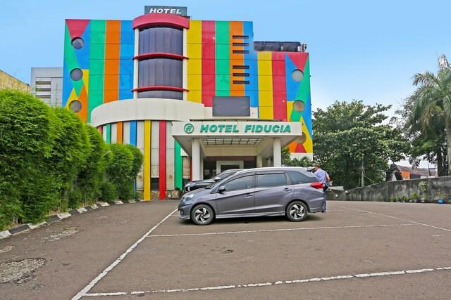 Cover Image for SUPER OYO Townhouse OAK Hotel Fiducia Serpong