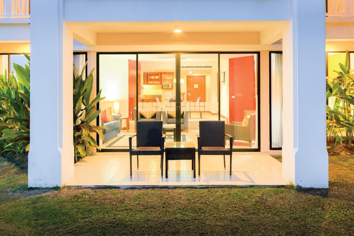 Cover Image for Homm Suites Laguna